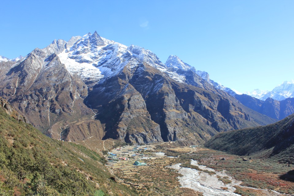 The peak of Kapsale, 5,583 metres sitting above Thame