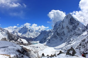Cholatse 6,335 metres on the right.